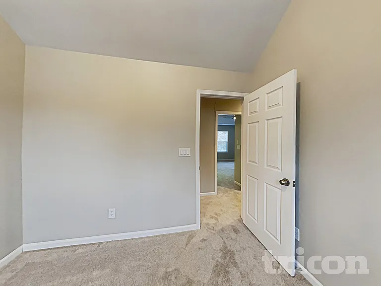 1131 Delander Ln — Photo 16