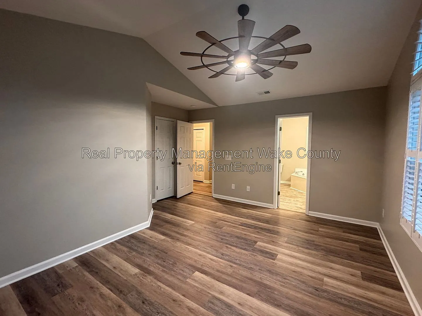 2 bed, 2.0 bath, 1201 sqft, $1,900 — Photo 4