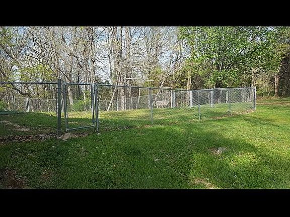 2nd image of 260 SE Cherokee Dr