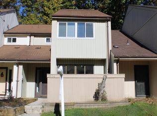 1934 Old Post Ter, Woodbridge, VA 22191