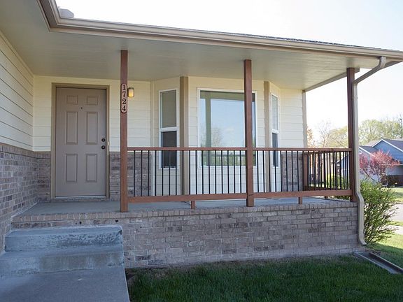 3rd image of 1724 N Juniper Ct