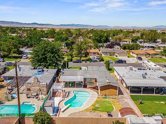 4th image of 45108 Harlas Ave