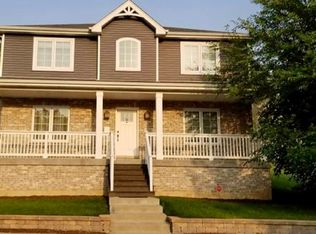 739 Ledochowski St, Lemont, IL 60439
