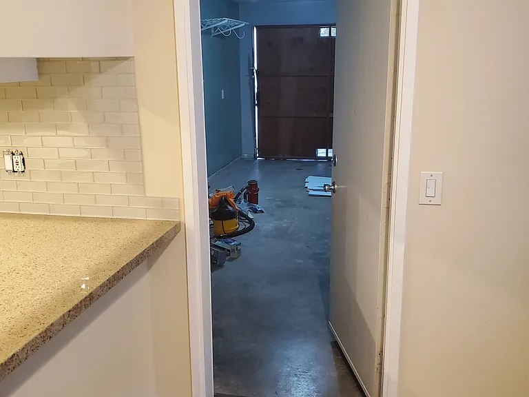 Direct access to the garage from the apartment.
