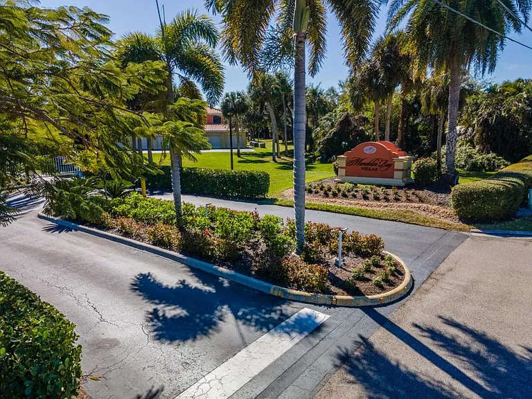 15989 Mandolin Bay Dr — Photo 31