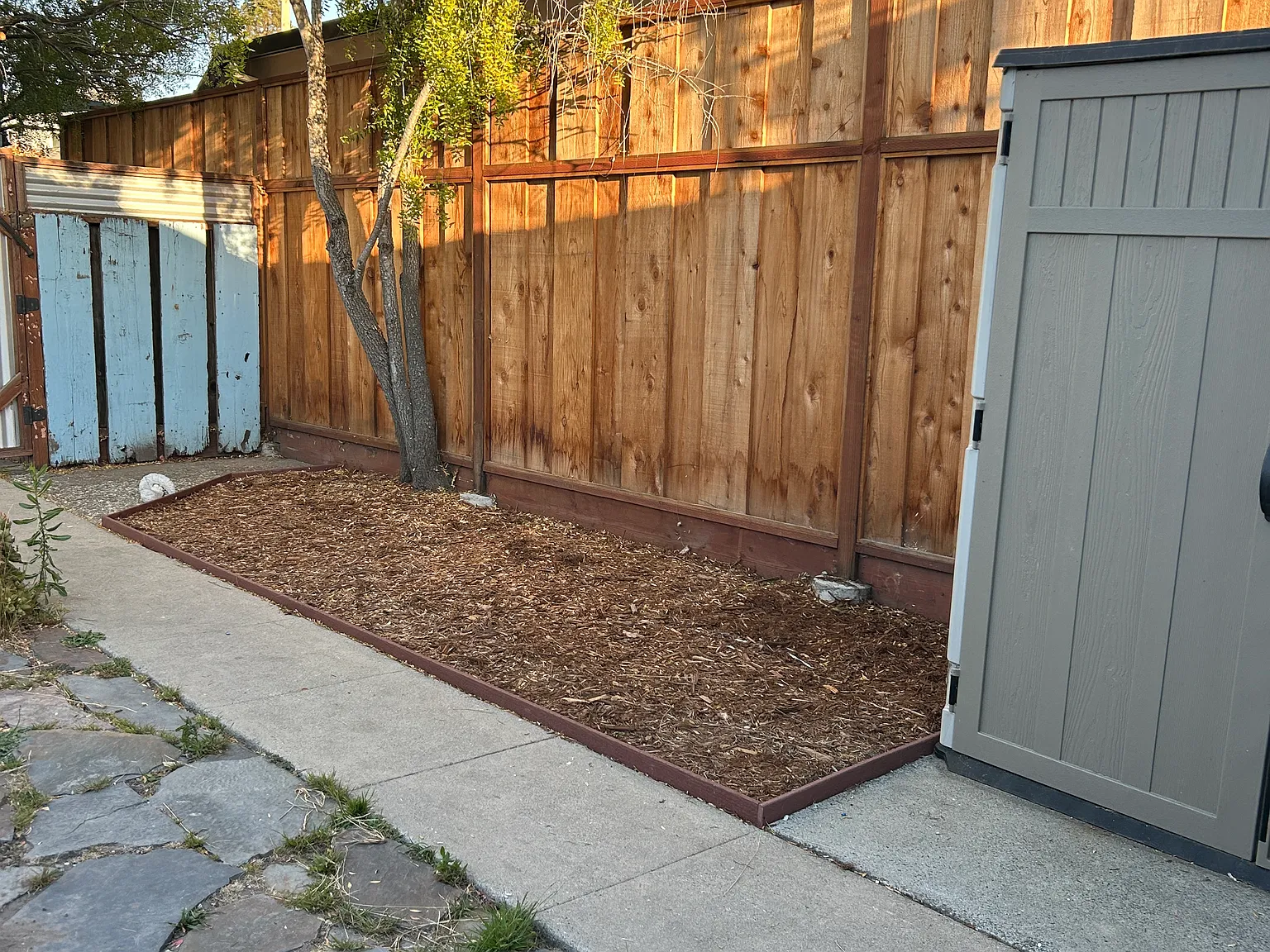 1013 Sumner St — Photo 3