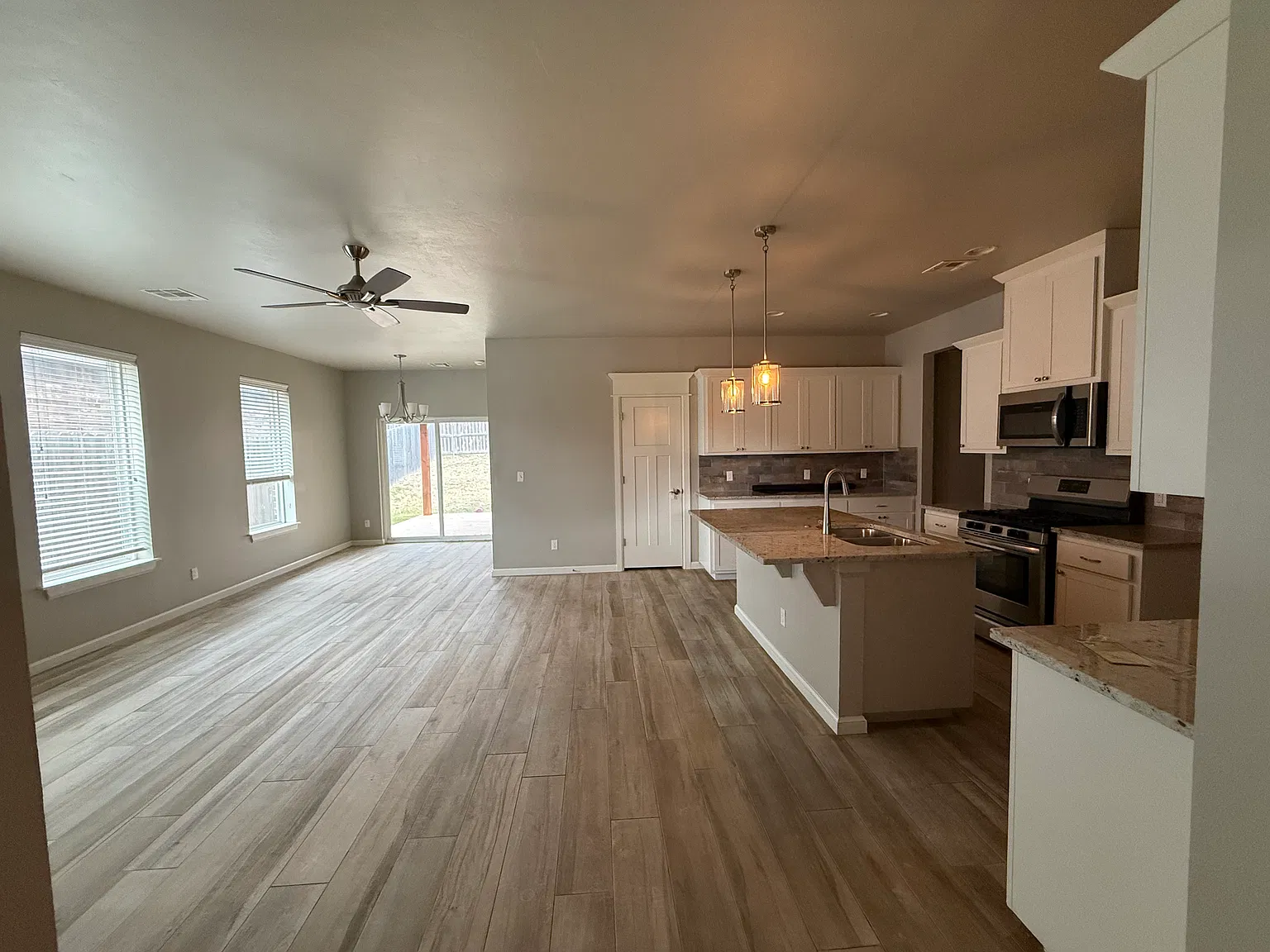 4 bed, 1576 sqft, $1,850 — Photo 3