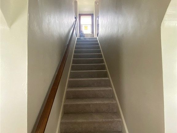 4th image of 848 E University St