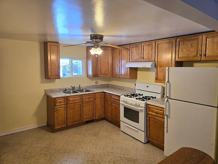 113 Gates Ave #113 — Photo 2