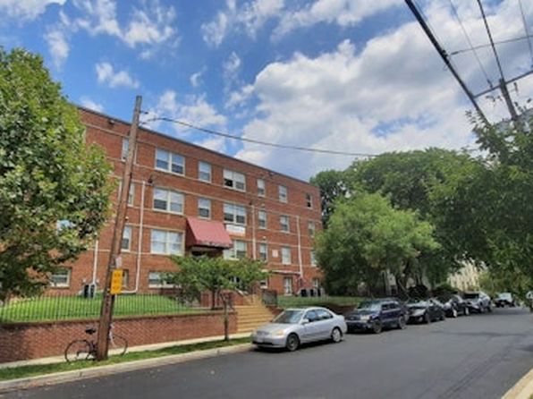 1814 Irving St NE #203