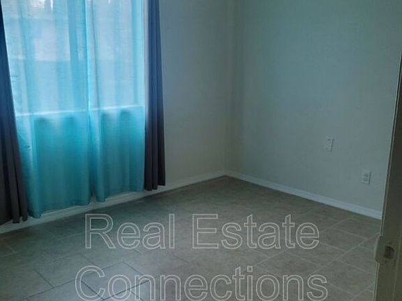 5th image of 4090 Hobart Ave