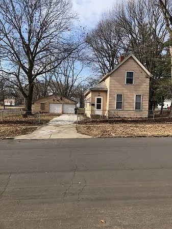 1537 S Livingston St photo 1