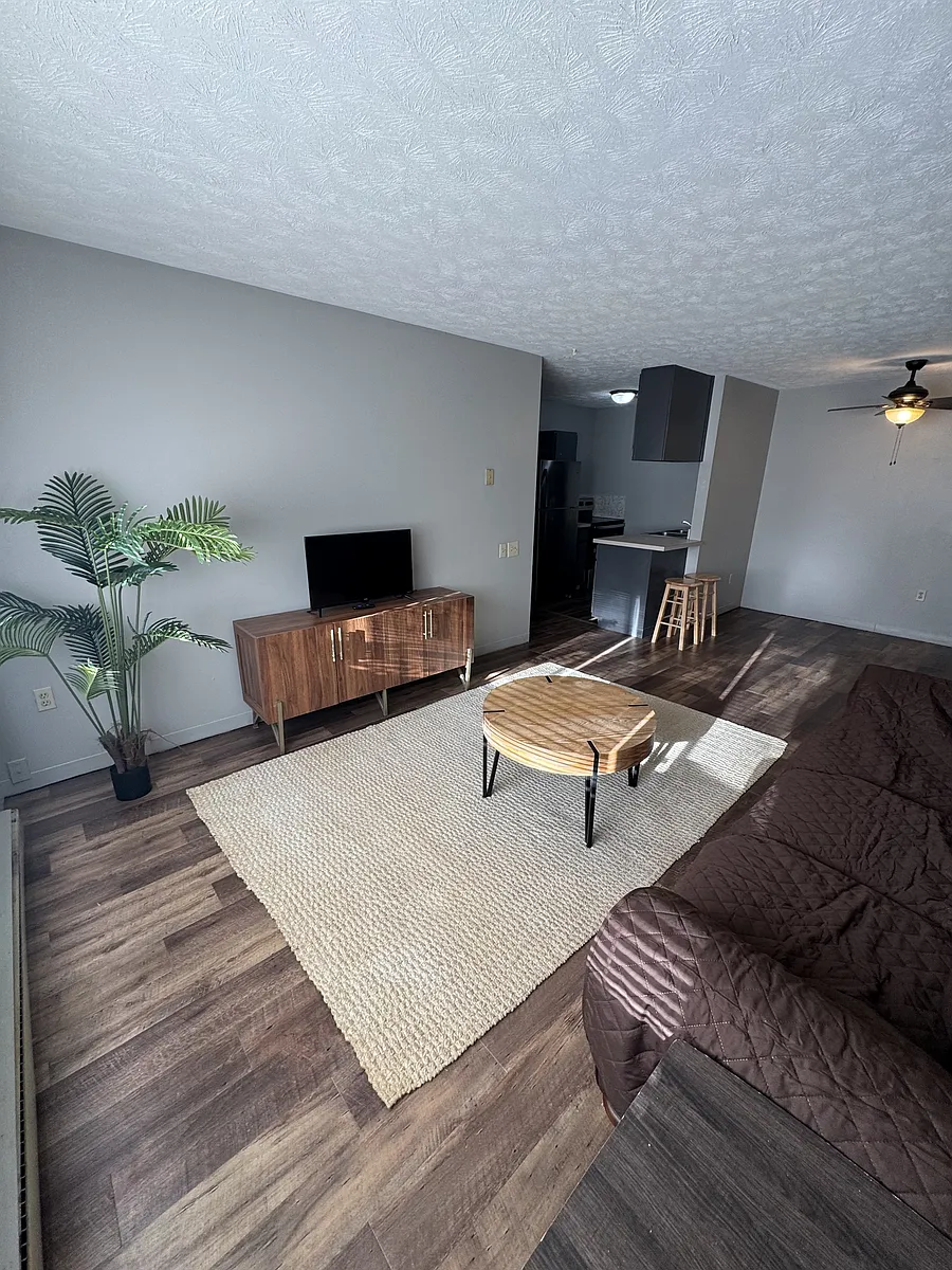 Building Photo - 308 Windsor St #4