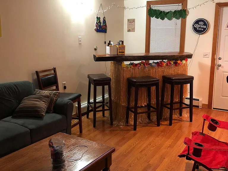 318 Pleasant St — Photo 24