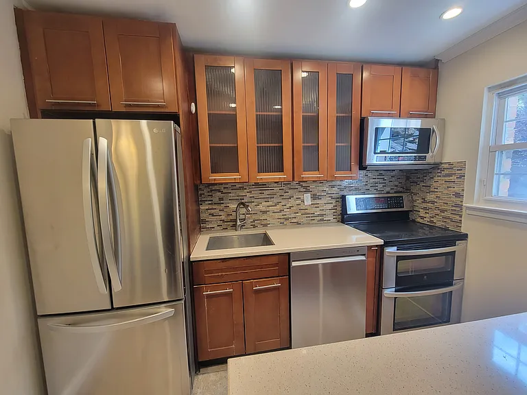Kitchen pic#4
