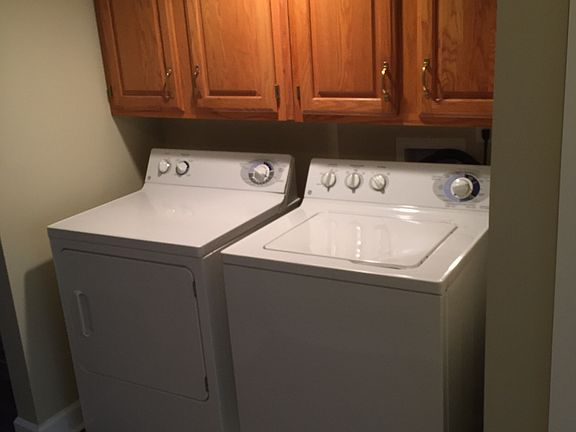 5th image of 416 N East St #2