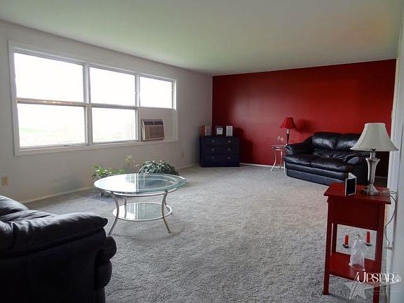 3rd image of 3414 Chancellor Dr
