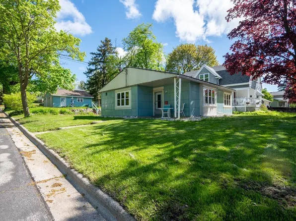 116 N 9th Ave, Sturgeon Bay, WI 54235