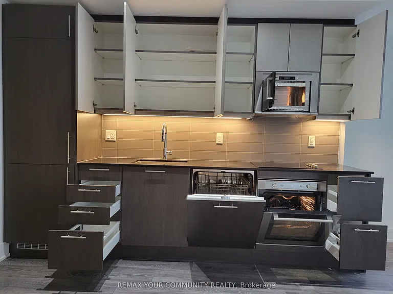 403 Church St #517 — Photo 14