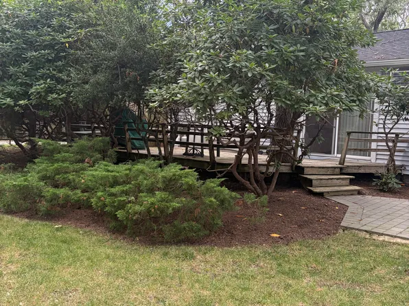 https://photos.zillowstatic.com/fp/f03f676c678bf75debfb3bc8c25391da-p_e.webp