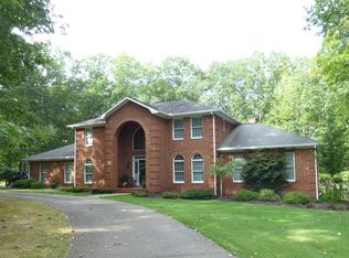 607 Club Cir, Daniels, WV 25832
