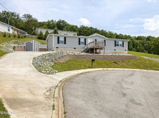 1309 Elm Village Ct, Dandridge, TN 37725