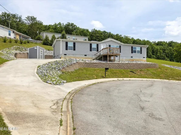 1309 Elm Village Ct, Dandridge, TN 37725