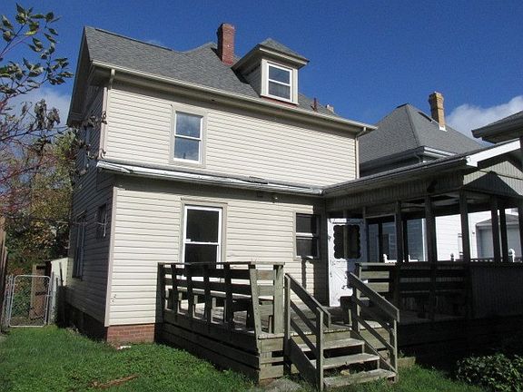 3rd image of 521 Perry St