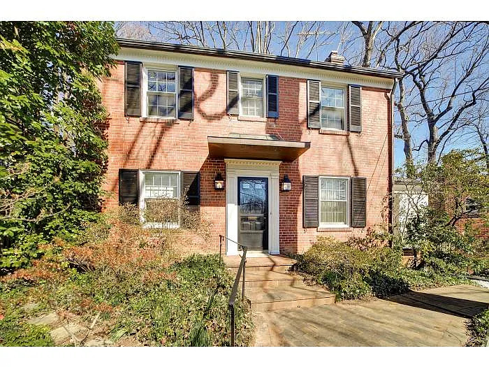 3121 Quebec Pl NW photo 1
