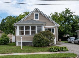 17 Bushwick Pl, Springfield, MA 01109