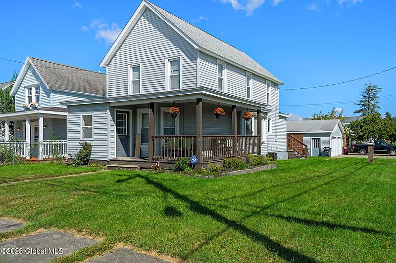 2nd image of 1073 Laura Street