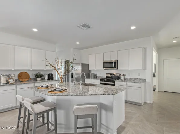 1219 S Nedra Pl, Vail, AZ 85641