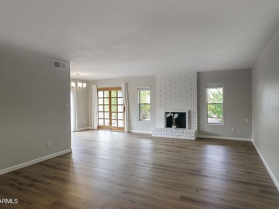 3rd image of 15611 N 52nd St