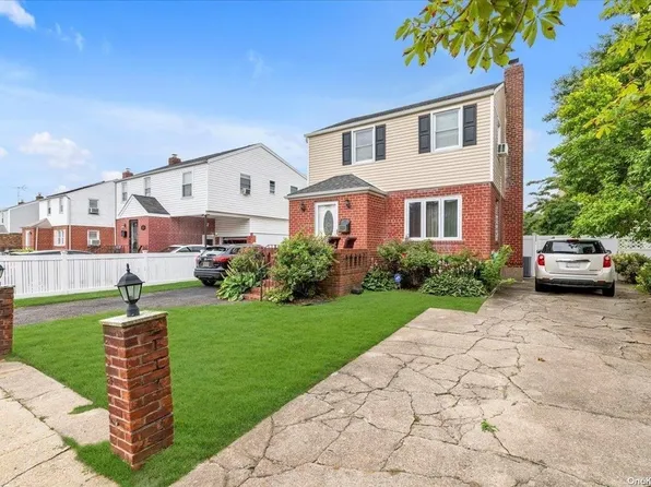 28 Opal Street, Elmont, NY 11003