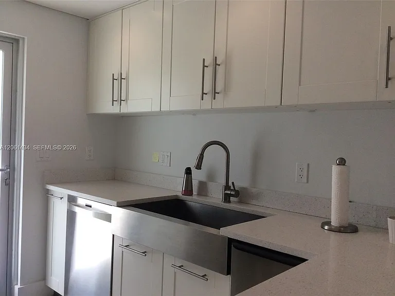 881 Ocean Dr #Townhouse 3 — Photo 7