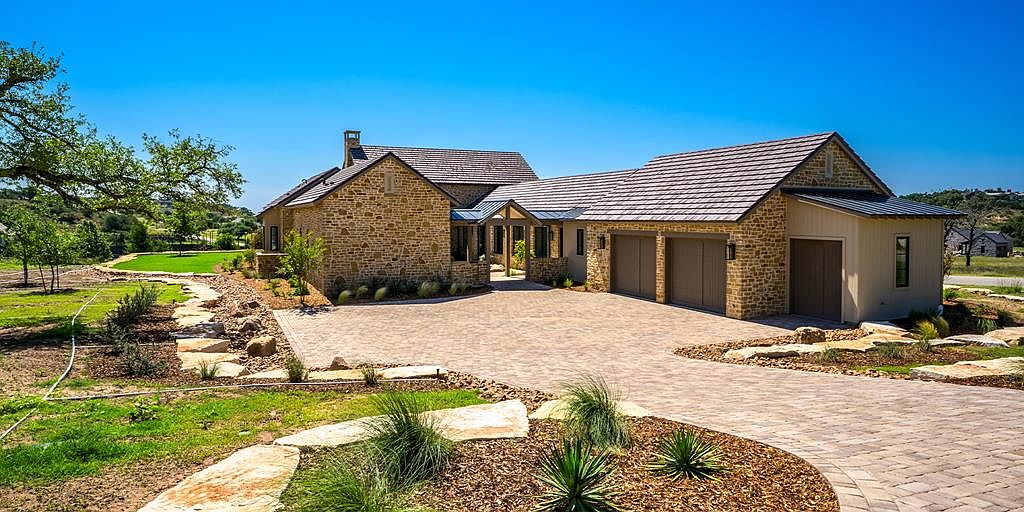 26 Lago Vista Dr