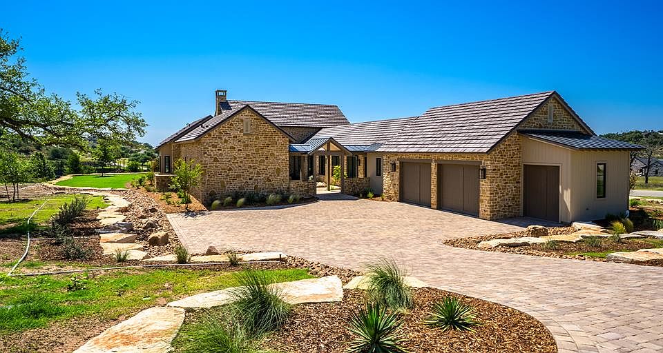 1st image of 26 Lago Vista Dr