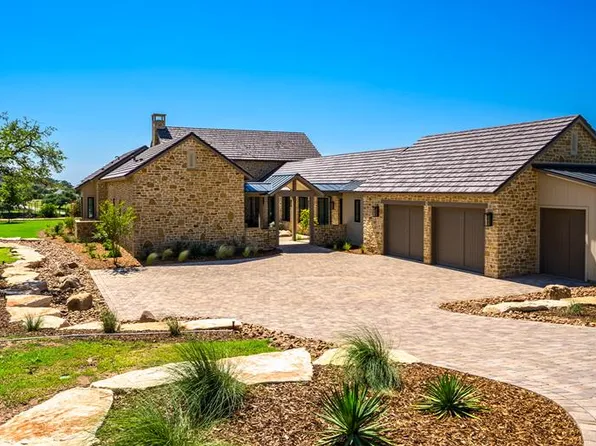 26 Lago Vista Dr, Fredericksburg, TX 78624