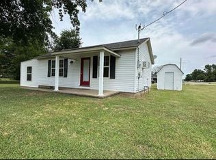 303 W 10th St, Stroud, OK 74079