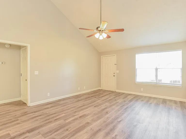 1315 Owasa Trl — Photo 4