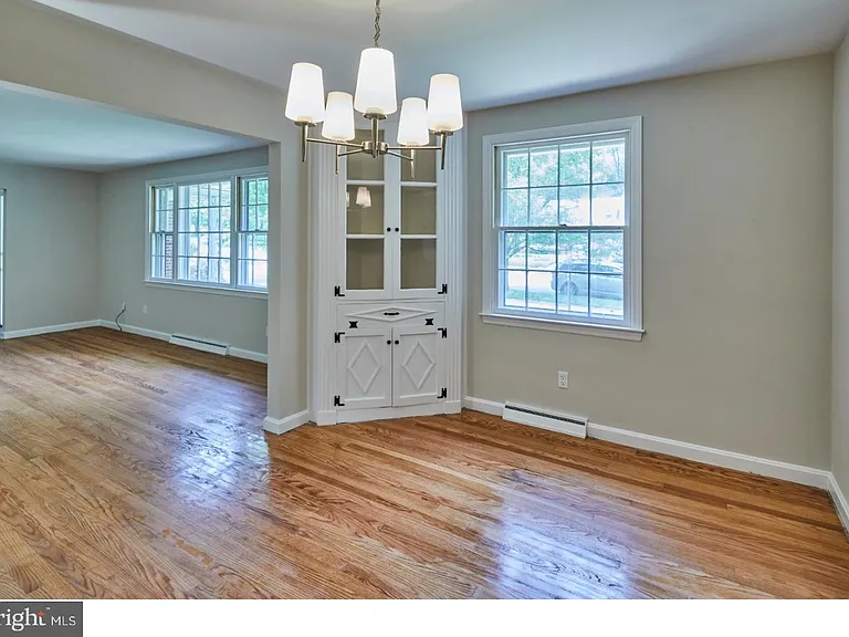 506 Foulkstone Rd — Photo 6