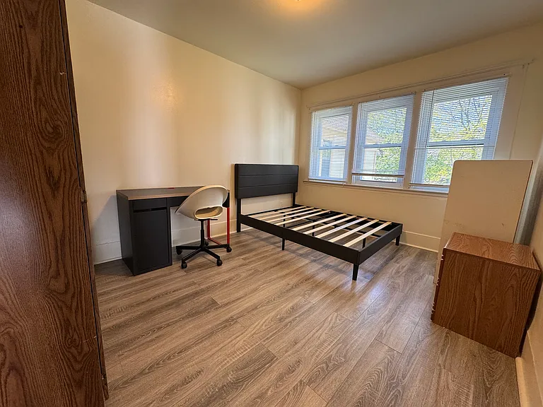130 Roosevelt Ave #5 — Photo 24