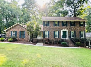 1585 Stonelake Trl SW, Lilburn, GA 30047