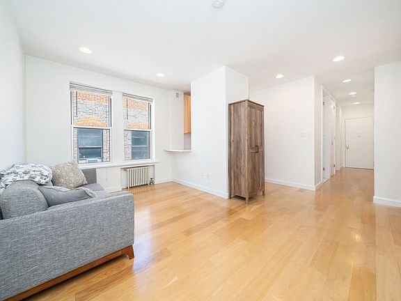 2nd image of 3161 Broadway APT 6D