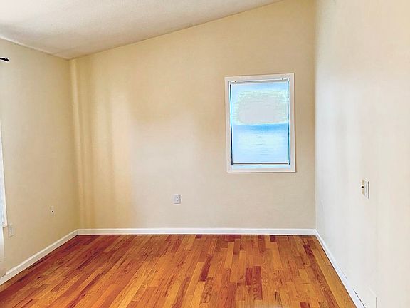 4th image of 15 Crest St APT 22