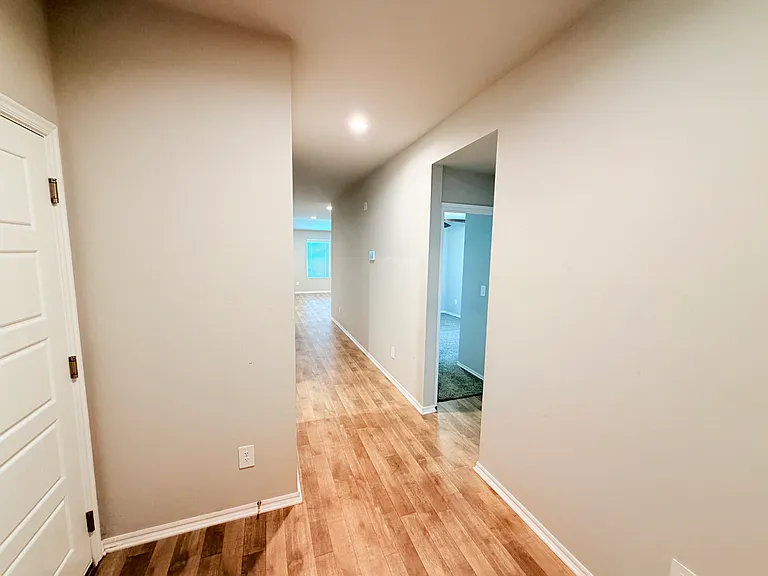 10432 NW 25th Ter — Photo 3