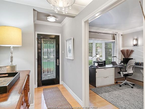 5th image of 228 Burlington Rd