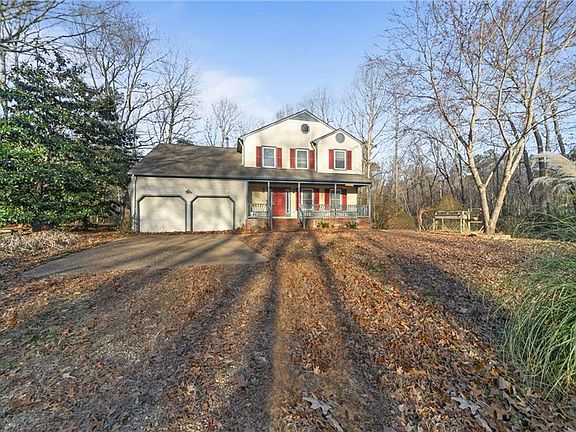 3rd image of 102 Chatham Ct