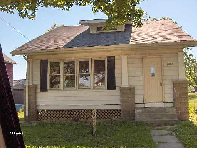 807 N Water St photo 1