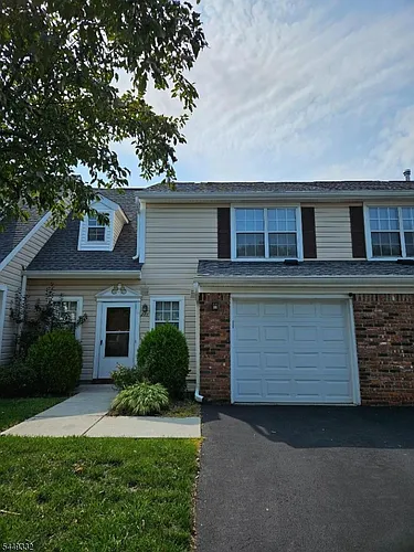 271 Abbey Dr Photo 1